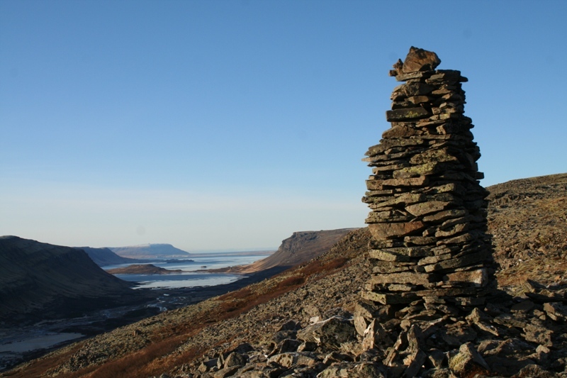 Varða á brún Varda