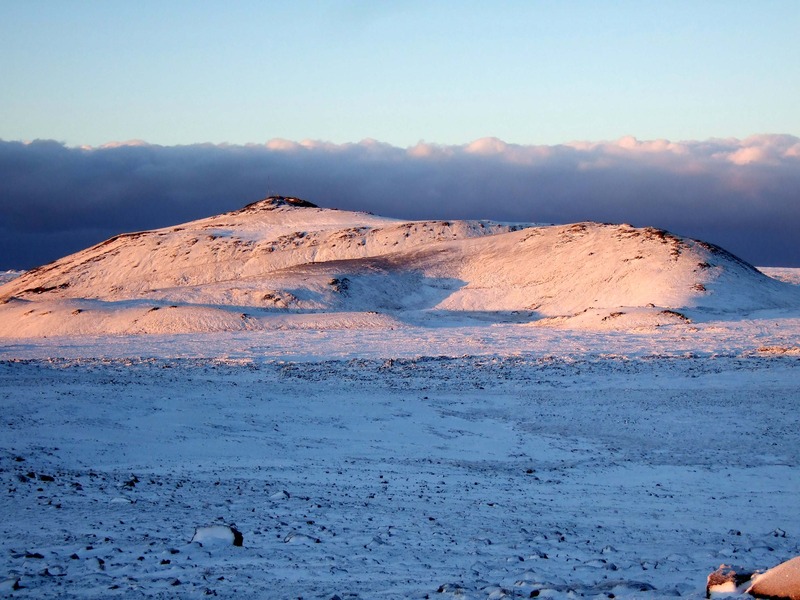 Leifar fjarskiptastöðvarinnar, tæpri hálfri öld síðar
