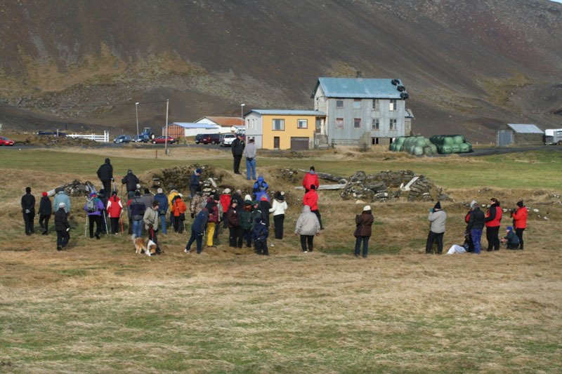 Gengið um Hraun
