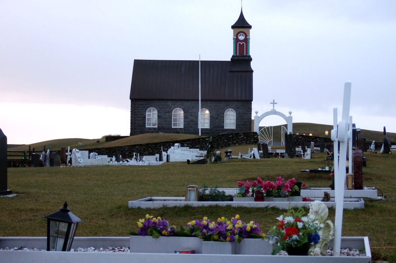 Hvalsneskirkjugarður