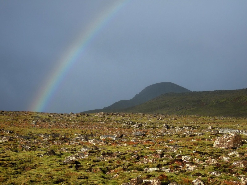 Regnbogi yfir Þríhnúkum
