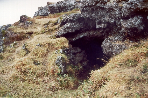 Hellir ofan við Lækjarbotna