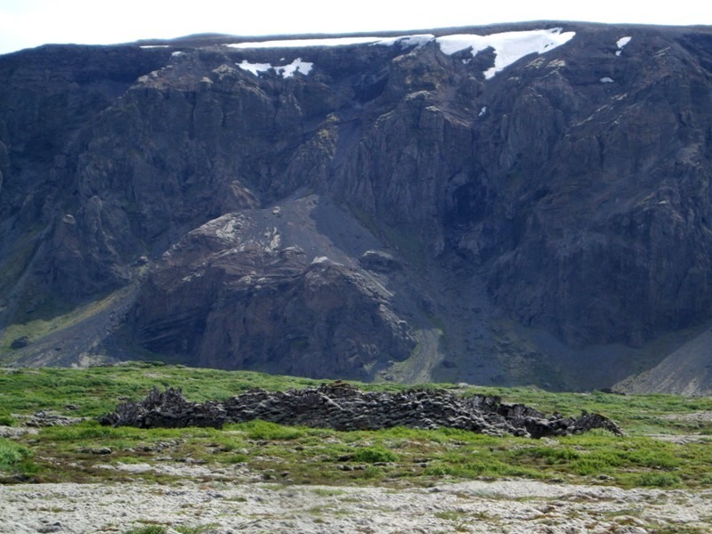 Presthóll - Hrafnabjörg fjær Prestholl-23