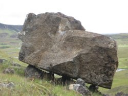 Steinn á steinum