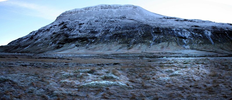 Stórabotnssel - Hvalfell fjær Stórabotnssel
