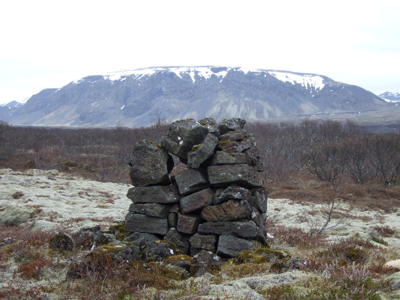 Merkjavarða í Þingvallahrauni