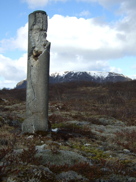 Mælingarstöpull í Þingvallahrauni